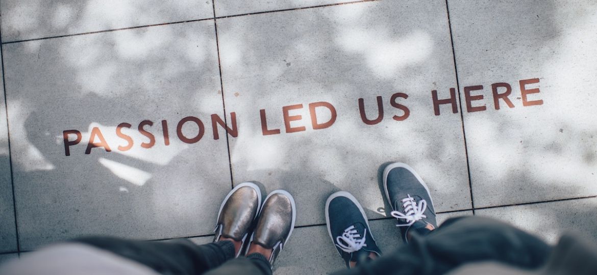 Aerial view of sidewalk, passive candidates interacting with a company based on recruitment marketing benefits.