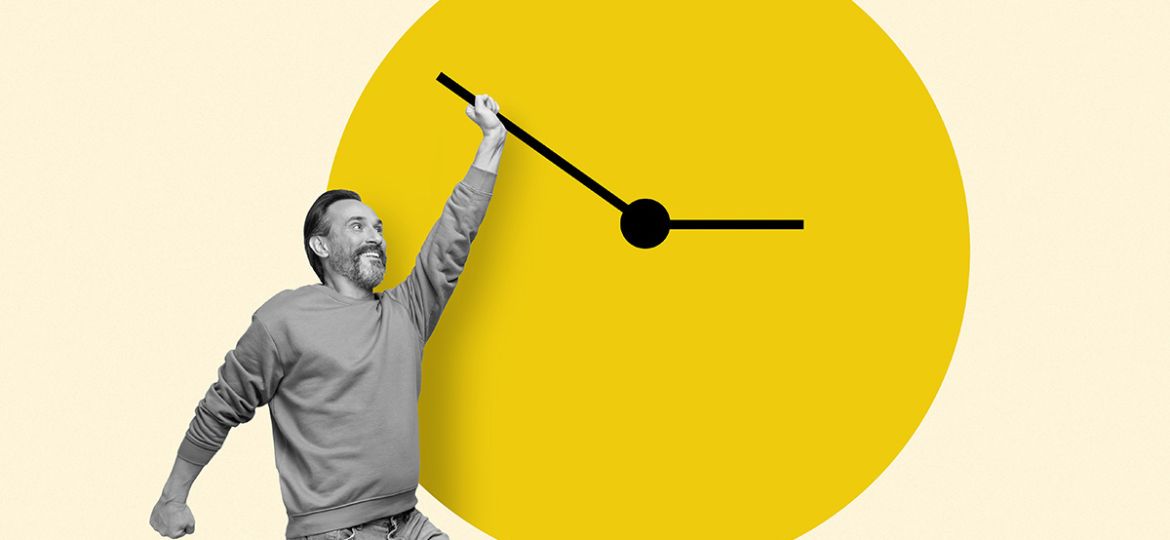 Time to fill - gold clock